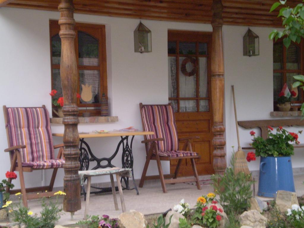 Tulipanos Vendeghaz Apartment Obanya Exterior foto